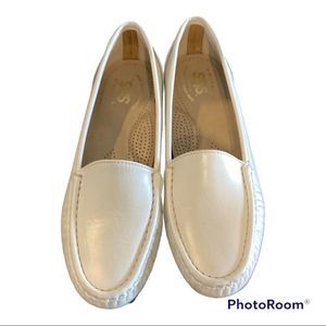 SAS Tripad comfort size 7 1/2 leather white loafers narrow fit